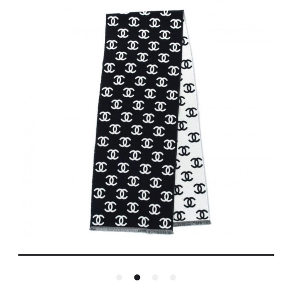 BNIB Authentic Chanel CC Scarf with tags never worn! - Picture 4 of 4